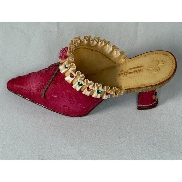 Willow Hall Miniature Vintage Mule Figurine Pretty Maiden Circa 1810, 85-06 - Picture 4 of 16